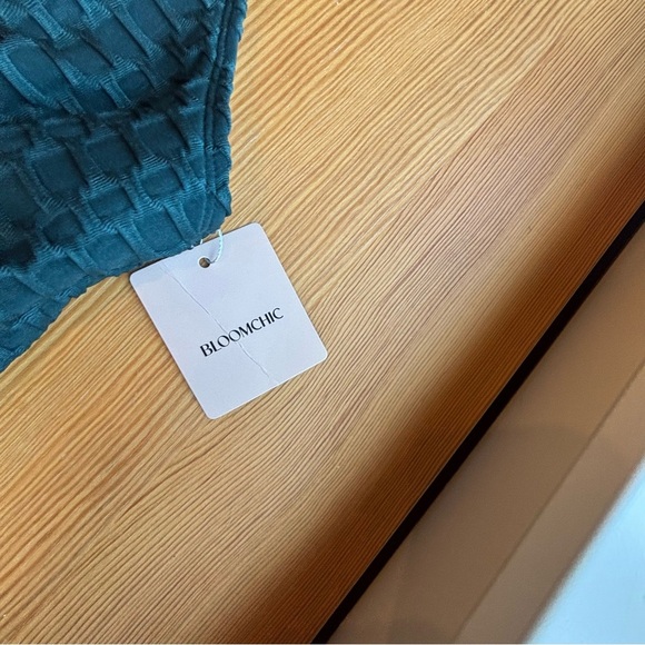 Bloomchic 12 NWT green webbing wrap boho ribbon detail one piece swimsuit - Picture 8 of 16